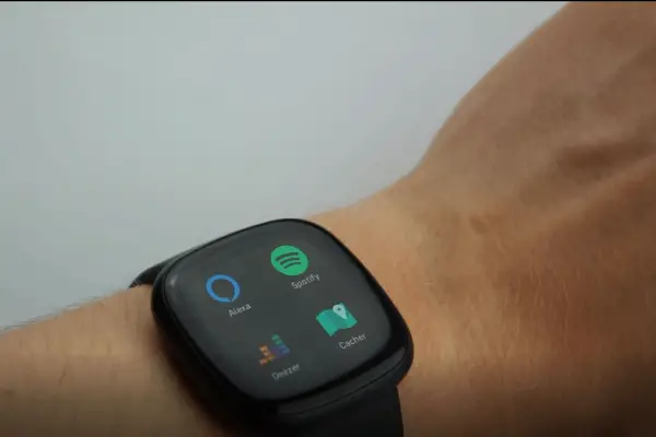 fitbit versa 3 smartwatch-funktionen